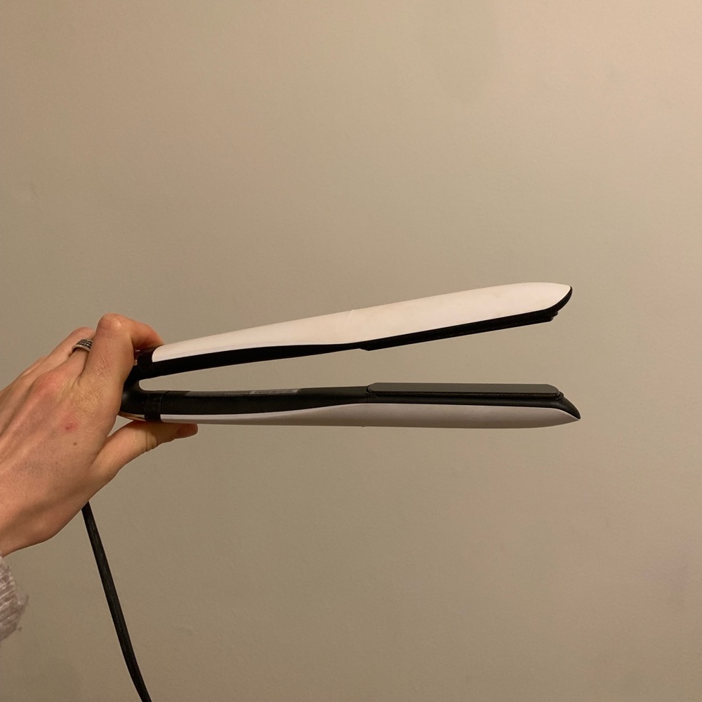 ghd+ platinum hair straightener